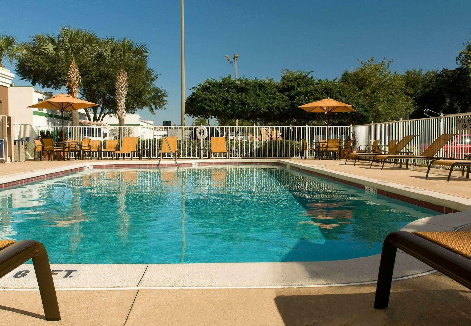 Fairfield Inn & Suites By Marriott Orlando Lake Buena Vista Servizi foto
